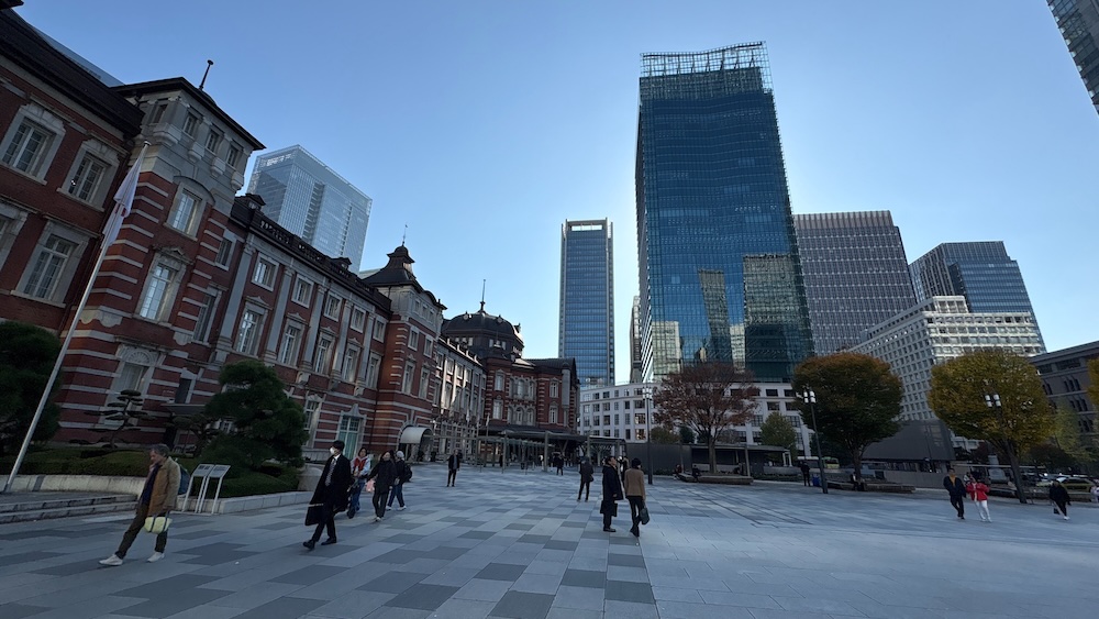 東京駅丸の内口前